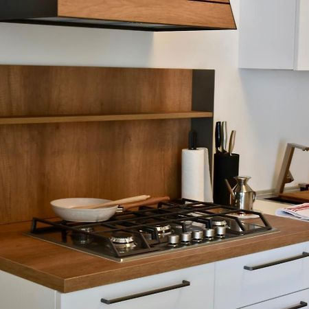 Stylish Lakefront House Lovere Εξωτερικό φωτογραφία