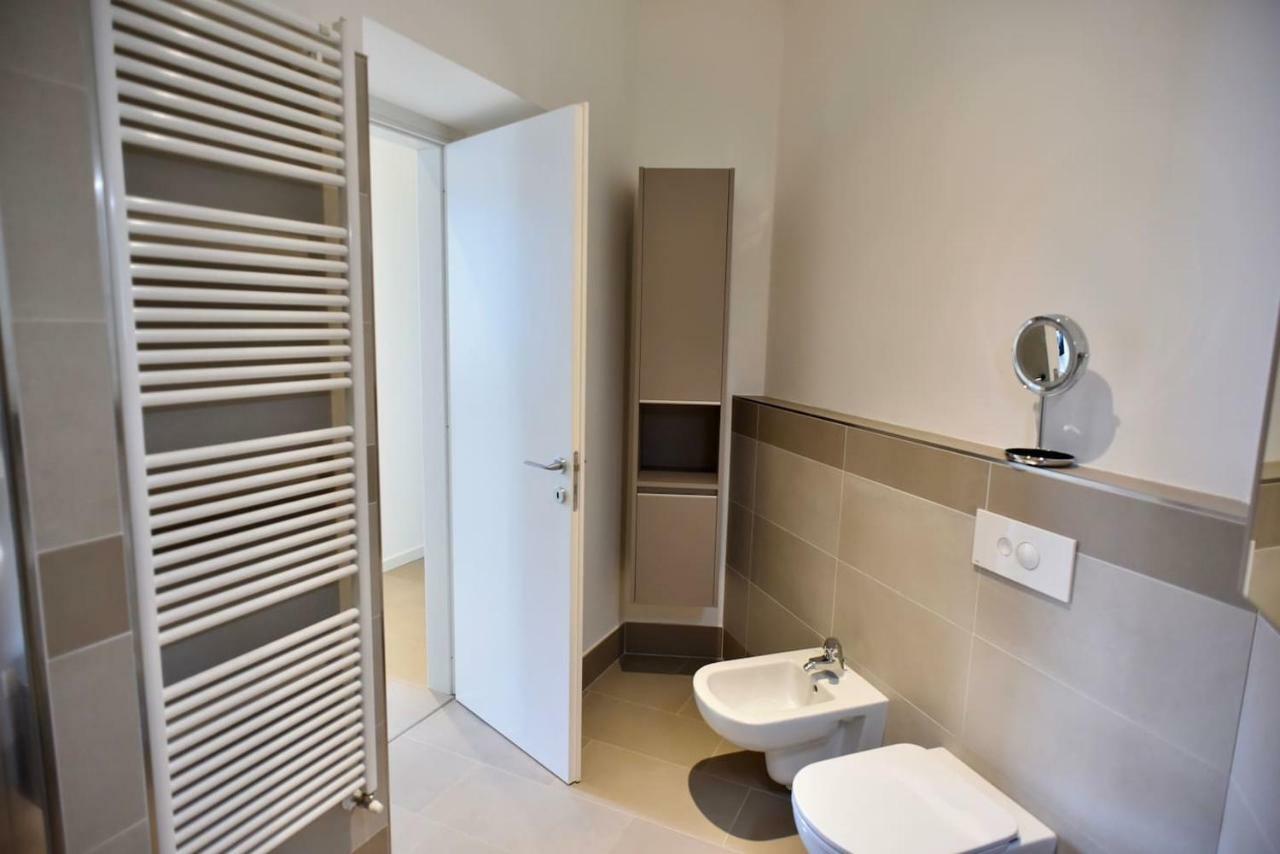 Stylish Lakefront House Lovere Εξωτερικό φωτογραφία