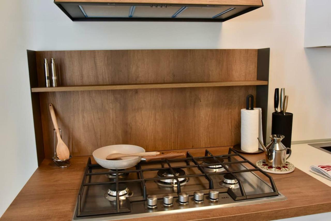 Stylish Lakefront House Lovere Εξωτερικό φωτογραφία